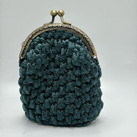 Handmade blue crochet lock kiss coin purse - Picture 1 of 5